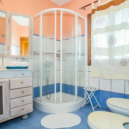 Elegancia Villa Macher