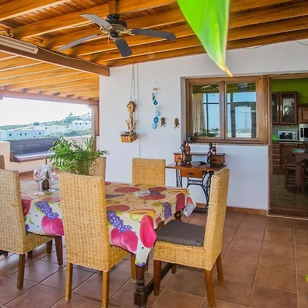 Elegancia Villa Macher